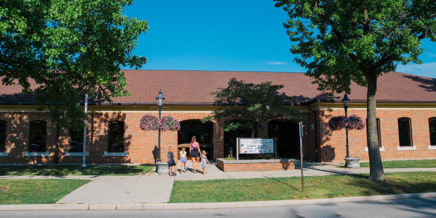 main-library-building-shot-05-hist-crop